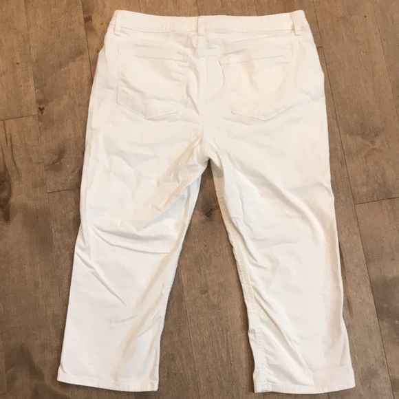 White Lee Riders midrise capri - Picture 5 of 5
